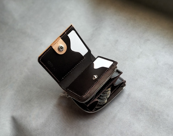 イタリアンレザー　アラスカベリー　ナチュラル　ベージュ　ブラウン　コンパクト　二つ折り　財布　コイン大容量⭐ 5枚目の画像