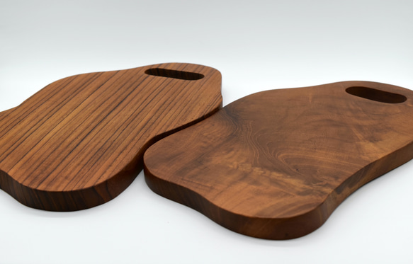 世界三大銘木 チーク無垢材　カッティングボード　スライスボード　木製食器　鍋敷き　撮影キット　まな板 4枚目の画像