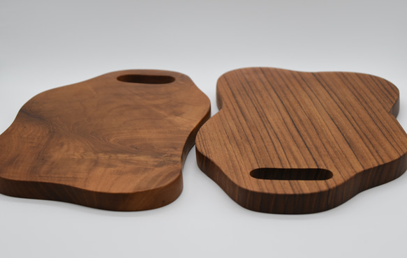 世界三大銘木 チーク無垢材　カッティングボード　スライスボード　木製食器　鍋敷き　撮影キット　まな板 3枚目の画像