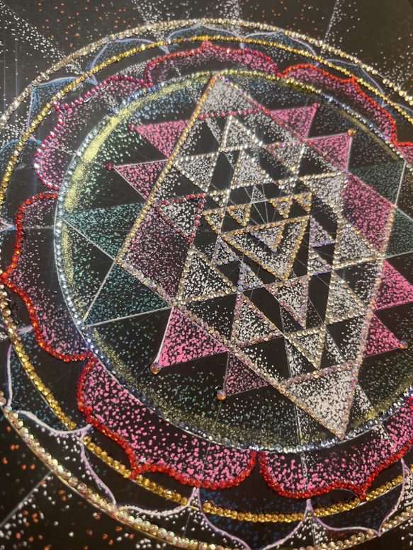 Layers of Dimensions 55 豊さと繁栄のシュリヤントラ　点描画（原画） 