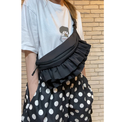 再販!* 2段フリルがかわいいボディBAG オールブラック ボディ 再販!* 2段フリルがかわいいボディBAG オールブラック ボディ