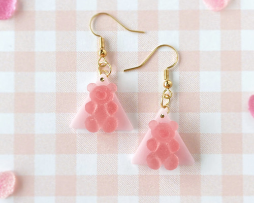 くまグミ△三角（いちごミルク）ピアス・イヤリング フェイクスイーツ