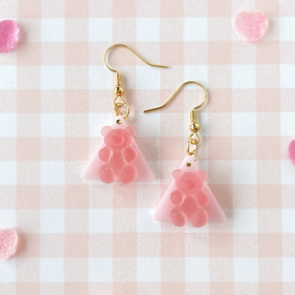 くまグミ△三角（いちごミルク）ピアス・イヤリング ピアス
