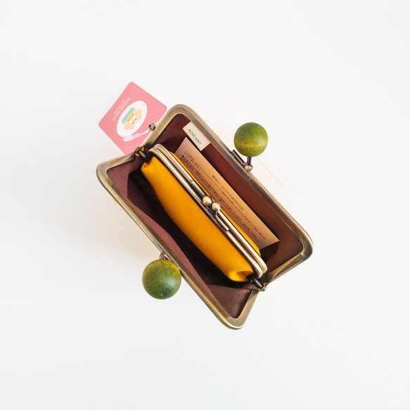 ［送料無料］ゆったりサイズ♪親子がま口のお財布（ネーブルイエロー×緑の木の玉） 5枚目の画像