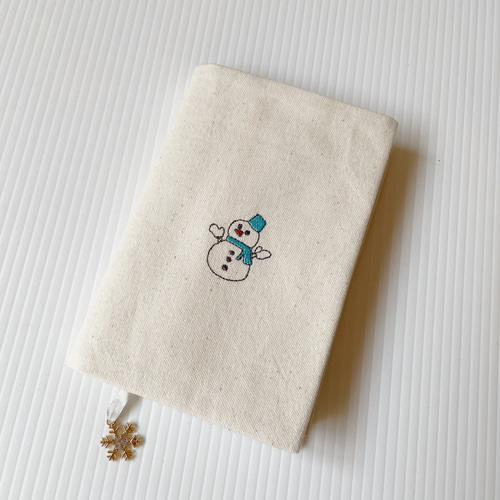 あーちゃん様オーダー　ハンドメイド　ブックカバー　手刺繍 あーちゃん様オーダー ハンドメイド ブックカバー 手刺繍