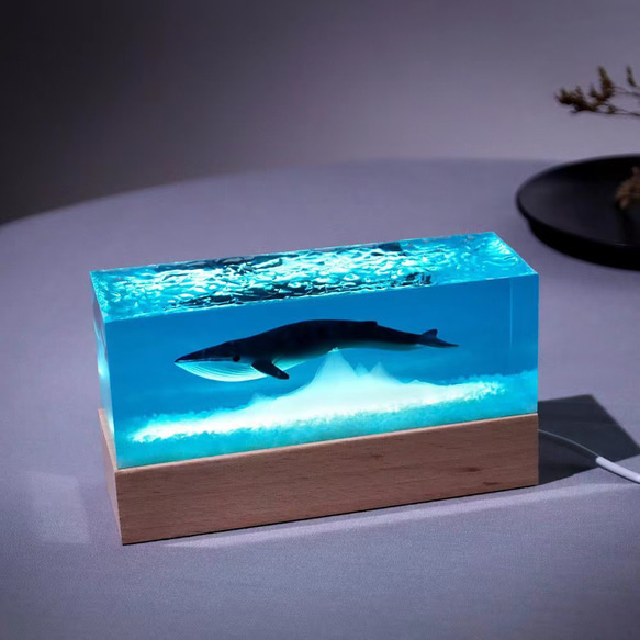卓上照明 行灯 ライト スタンドライト テーブルランプ ランプ 鯨 海アート レジンアート 装飾 飾り 新居祝い 母の日 4枚目の画像