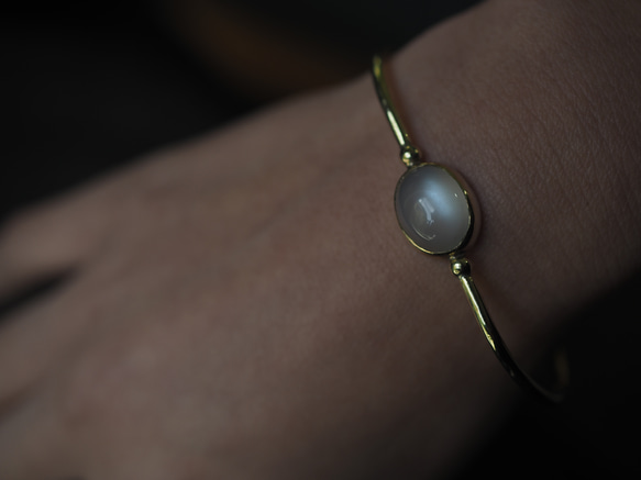 moonstone brass bangle (kijimo) 8枚目の画像