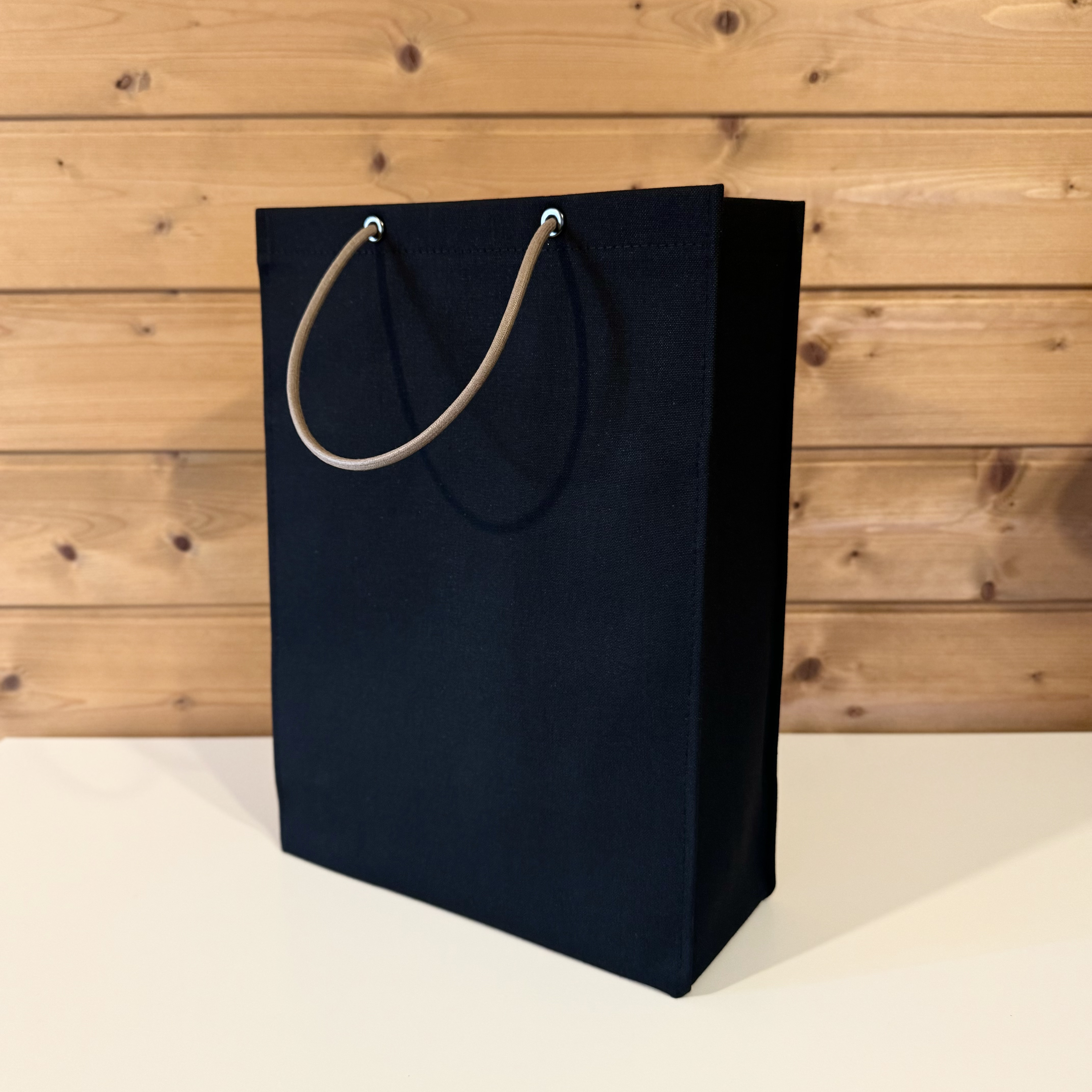 A4対応　紙袋みたい　メンズライクな手提げ帆布バッグ　縦型