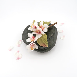 Corsage. コサージュ " 一期一会の絹桜 no.02. " | 一点モノ  | シルク製 | 1枚目の画像