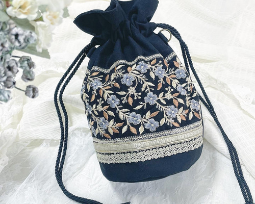 no.462 フェイクレザー 丸底 ワンハンドル 巾着 バッグ 刺繍リボン インド刺繍リボン丸底巾着BAG／ミルクティー | hikariya - feel