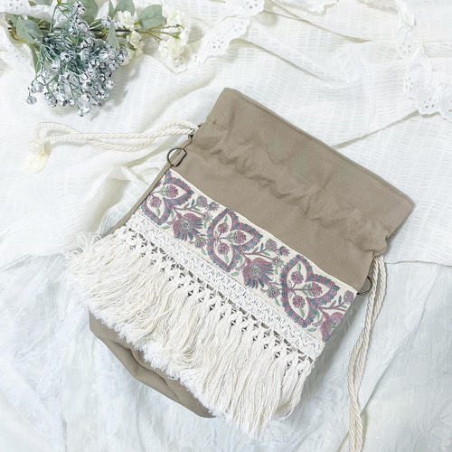 リクエスト＊ロラライハリス♡ライトブルーWデニム刺繍の丸底巾着バッグ♡チャーム リクエスト＊ロラライハリス♡ライトブルーWデニム刺繍の丸底