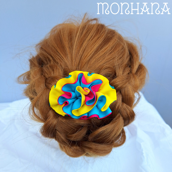 ヘアクリップ　ターコイズブルー×イエロー×マゼンタ　花モチーフ　大きめ　カラフル　個性的 1枚目の画像