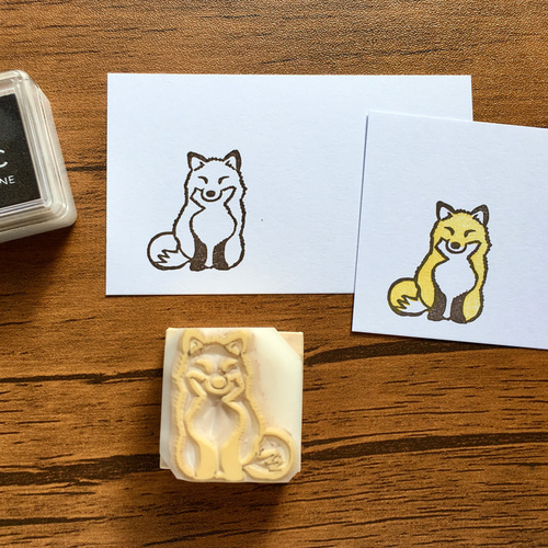もふもふキツネの消しゴムはんこ（持ち手つき） はんこ・スタンプ かめ