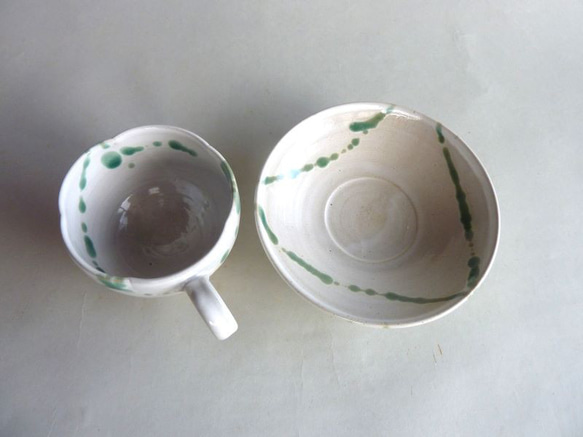 コーヒーカップ（乳白釉の上にトルコブルー） 3枚目の画像