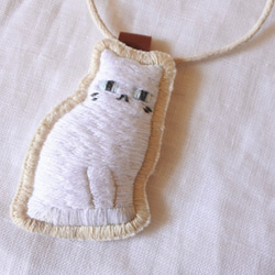 ごはんまちにゃんこ　猫　刺繍　チャーム　しろにゃん 3枚目の画像