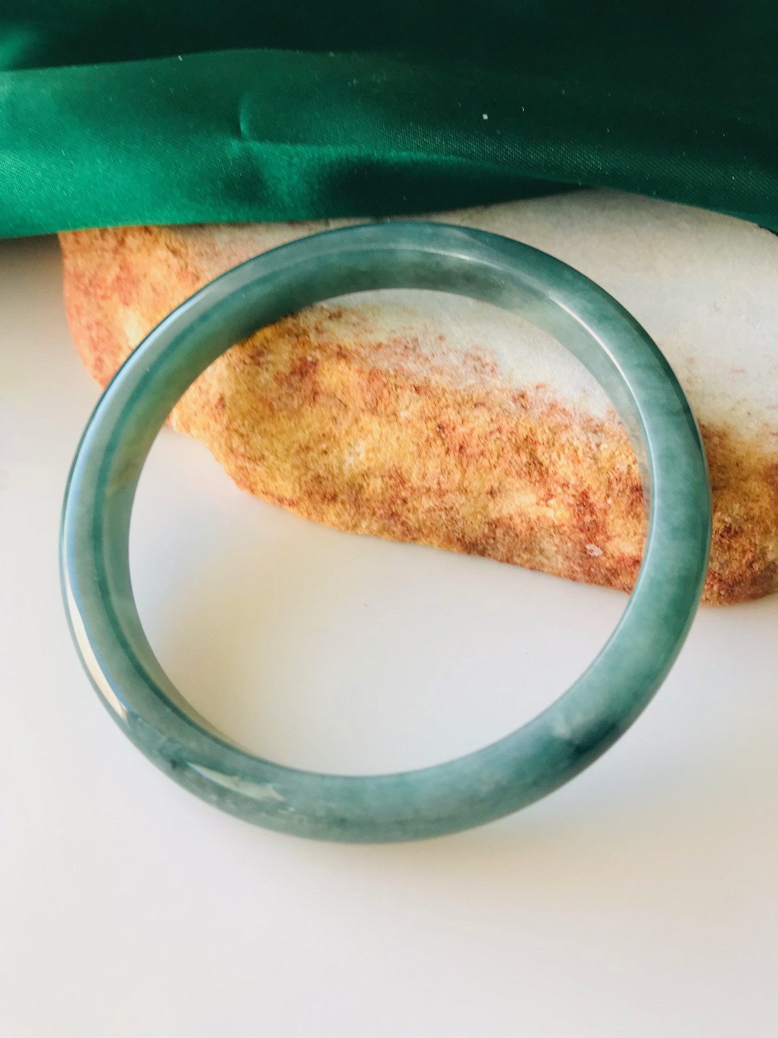 [B310-058] ジェイド　JADE  ヒスイ　本翡翠　バングル　天然石　一点物　グアテマラ産　グリーン55.7mm