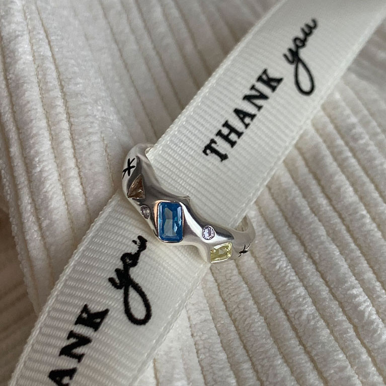 925シルバーカラフルなジルコニアリング女性ニッチデザインインデックスリングオープン調節可能な宝石リング