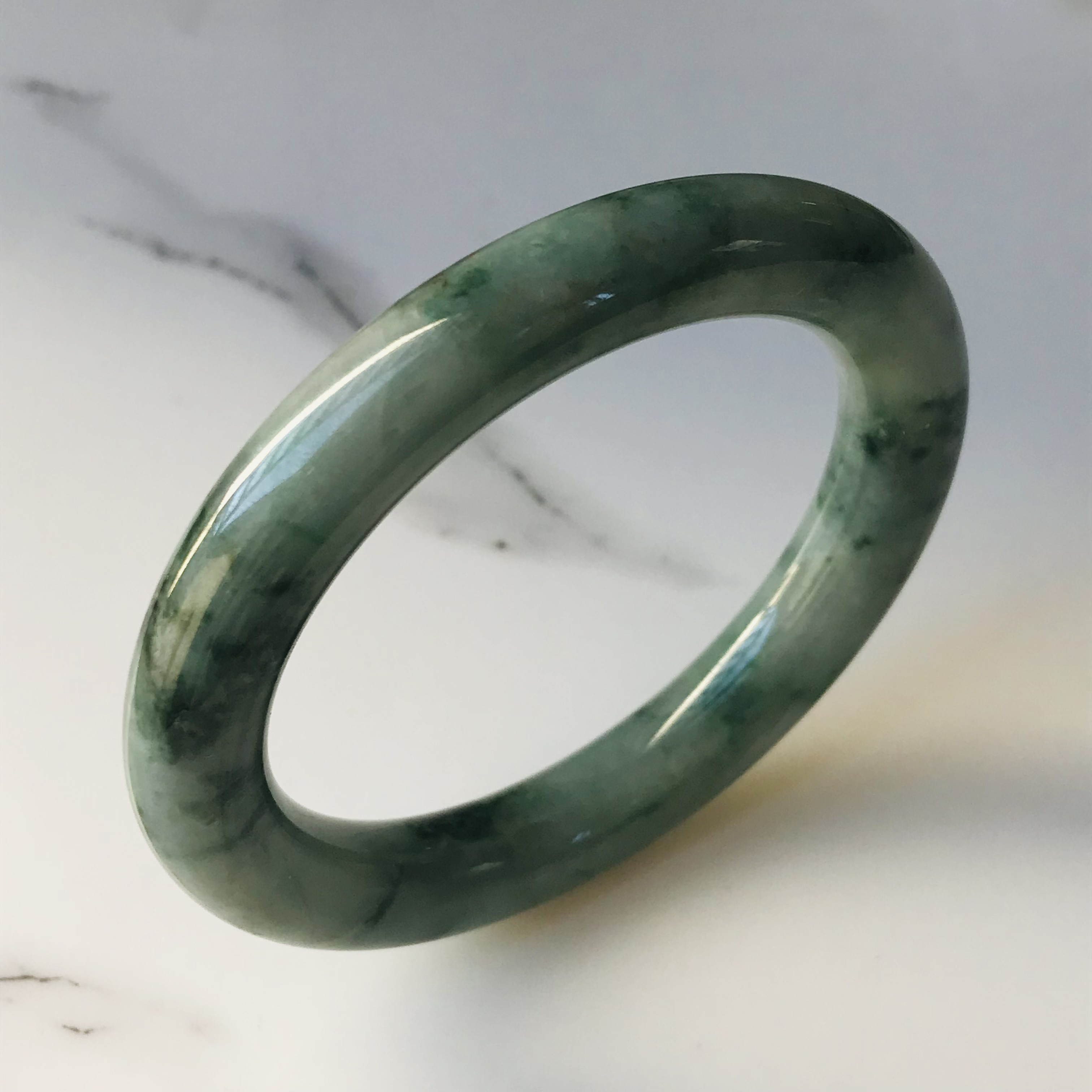 [B310-059] ジェイド　JADE  ヒスイ　バングル　ミャンマー産　グリーン　ダークグリーン　石花　54.6mm