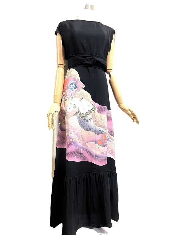 送料無料 着物 リメイク 正絹 留袖 花々 金駒刺繍 裾ギャザー ロングドレス 3L ハンドメイド 3枚目の画像