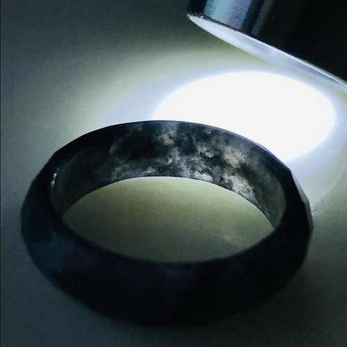 ミャンマー産天然本翡翠 くりぬきリング ミャンマー産天然無処理翡翠 花 くりぬき リング 指輪 明緑 ホワイト