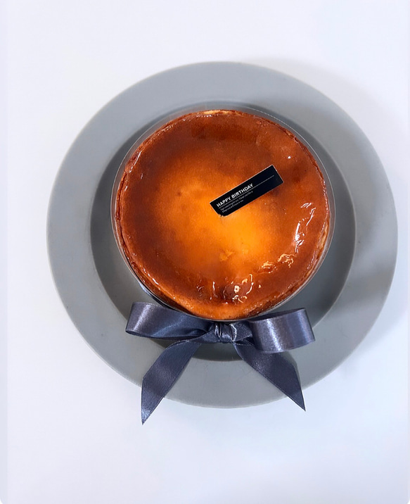＜5月18〜19日発送分＞ベイクドチーズケーキ（15cmホール）※冷凍商品 5枚目の画像