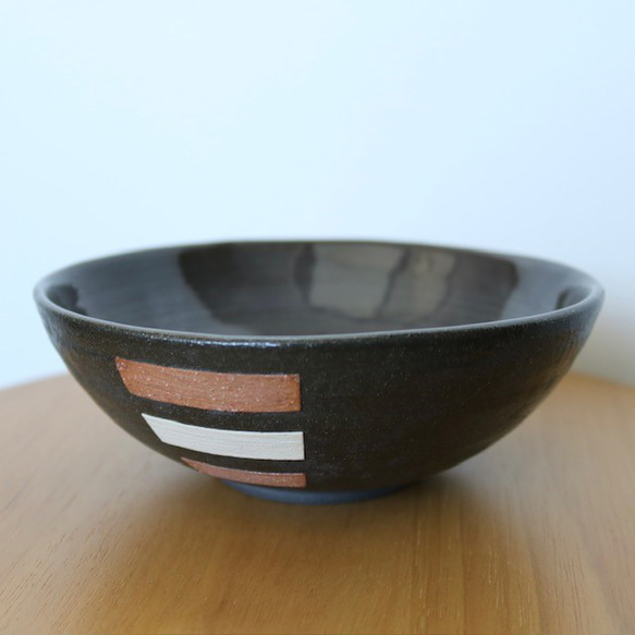 中鉢（二種三段土塗）　陶器　黒・赤・白土使用　カレー・シチュー・パスタなどにも 5枚目の画像