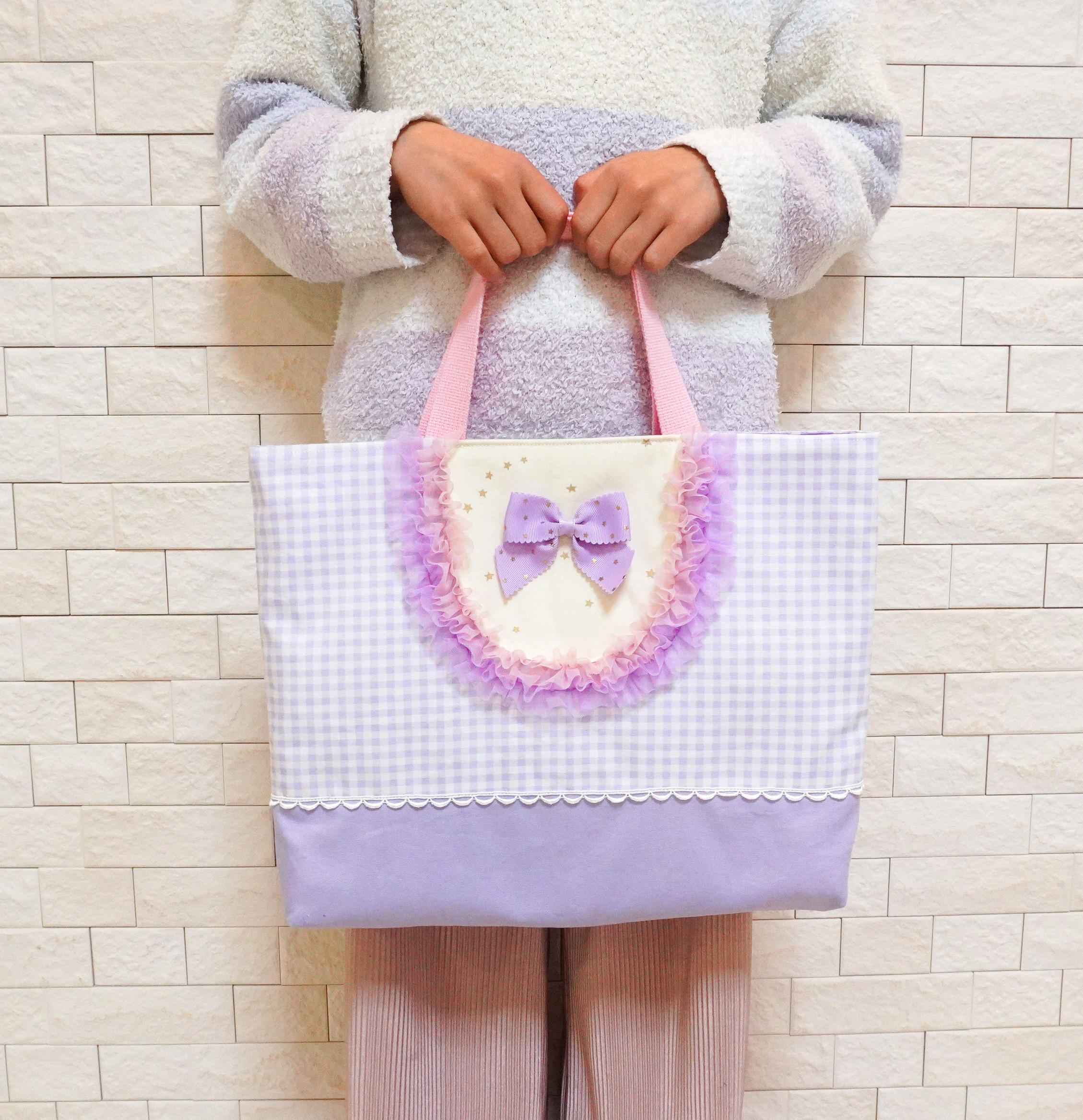 紫　大きなフリルの小花柄レッスンバッグ　ハンドメイド