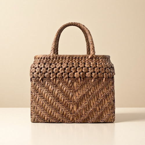 山葡萄かごバッグ 手作り 籠バッグ 花編み、三つ編み 内布あり (約)幅