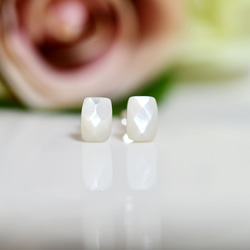 象徵健康、富貴、長壽、純潔、和諧 2WAY 白色珍珠母貝 白色珍珠耳環/雙耳可更換耳環 第3張的照片