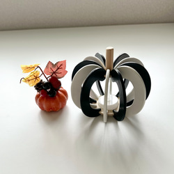 かぼちゃの木製ランプ　白黒 5枚目の画像