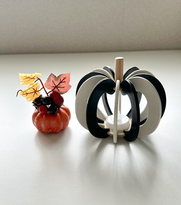 かぼちゃの木製ランプ　白黒 4枚目の画像