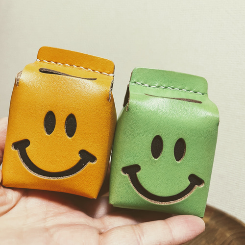レトロ♡こんにちは赤ちゃん貯金箱 革のニコちゃん貯金箱❤︎牛乳パック型❤︎ポップな4色から