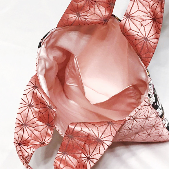 金襴トートバッグ（桜）和装バッグ　裏地つき　マチ幅あり　西陣織　新入卒お祝い　新生活お祝い 3枚目の画像