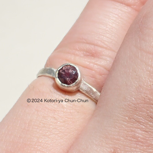 タイ厳選】色が変わりすぎて逆にクレームが怖い 「Bas」のカラー