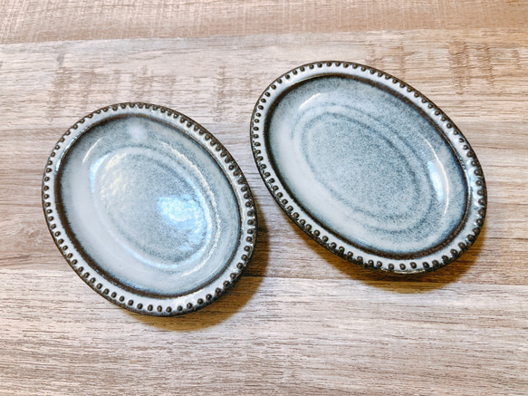 黒陶粉引 小皿 日本製 美濃焼 2枚セット 茶色 オーバル ミニトレー グレー シンプル 小物入れにも 4枚目の画像