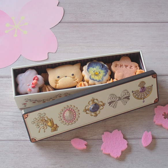 桜にゃんこビジュー缶（名入れ可）【クッキー缶】猫 4枚目の画像