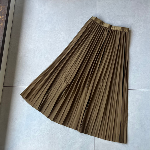 新作送0】大人の春おしゃれ イチオシ極上プリーツスカート 高見えツヤ