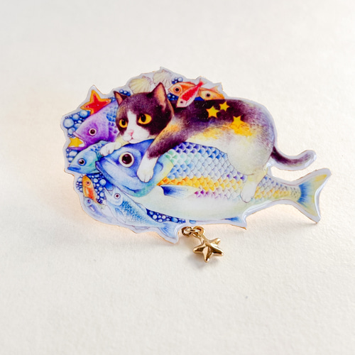 虹色の魚と猫のブローチ ブローチ falso 通販 17371930｜Creema