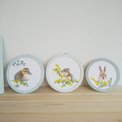 うさぎとミモザの手刺繍壁飾り 7枚目の画像