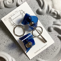 蛇と蝶のデザイン片耳ピアス ペリドット/シトリン K18ピアス(ペアシェイプ/8月誕生石