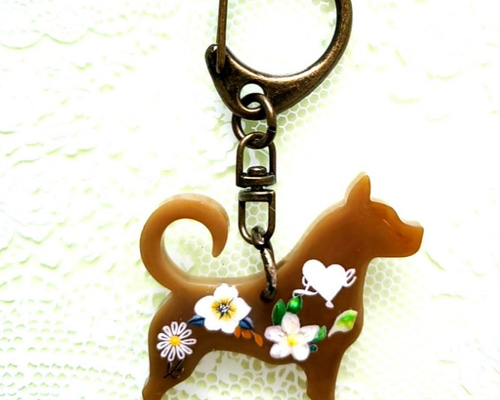 売れました 訳あり 白銀の世界 犬 キーホルダー レジン 売れました 訳あり