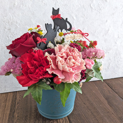 【生花】猫のシルエットがお洒落な母の日アレンジメント　【予約販売】 1枚目の画像