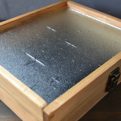 日本産ひのきとレトロガラスのコレクションケース（銀河） 4枚目の画像