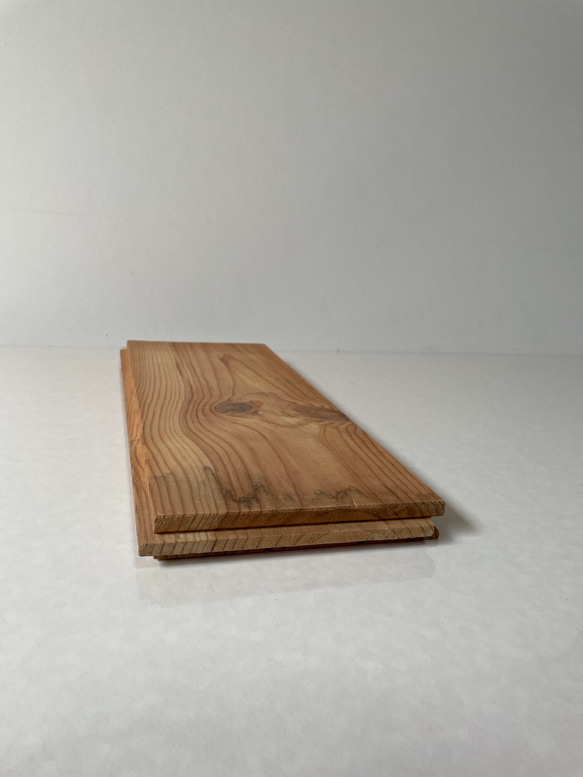 松のフローリング　2㎝厚　4枚＋おまけ1枚　無垢板　生き節 10枚目の画像