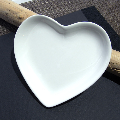 ハート形の白いお皿 ディフューザー・アロマポット SWING-HEART 通販