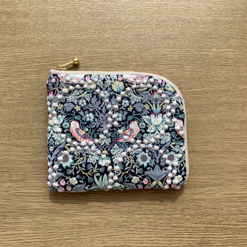 ミナペルホネン ストロベリーシーフ タンバリン チャコール ミニ財布