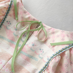 お花とリボン柄のカルムワンピース　120㎝　ピンクベージュ 8枚目の画像