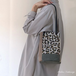〈一点もの〉cut cloth bag 巾着ショルダー/leopard & beige 3枚目の画像