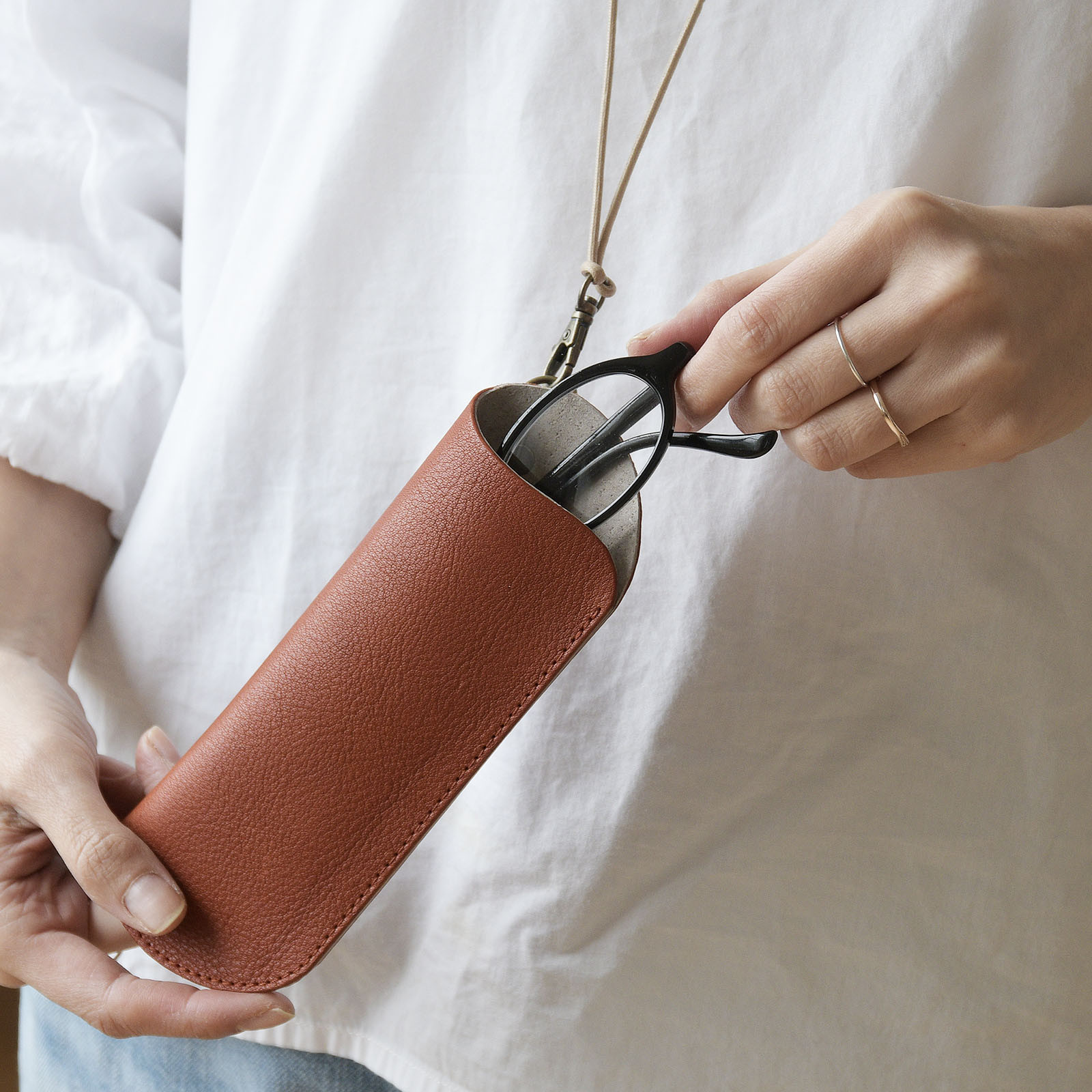 栃木レザー メガネケース 本革 全6色 スリム ヴォーノオイルレザー めがねケース グラスホルダー 革 経年変化