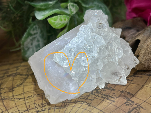 セレナイト共生✨　天使の水晶　レインボー　アポフィライト　原石　クラスター 4枚目の画像